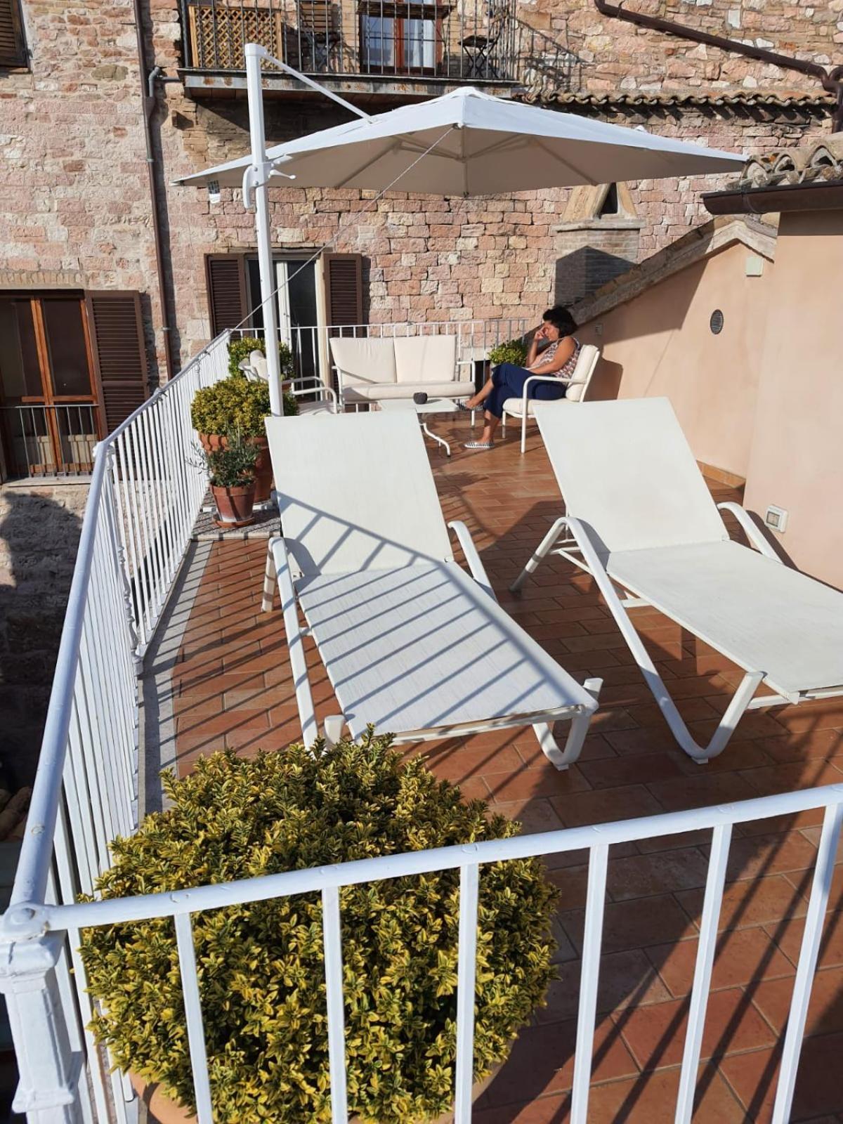 Bed and Breakfast Portica10 Asyż Zewnętrze zdjęcie